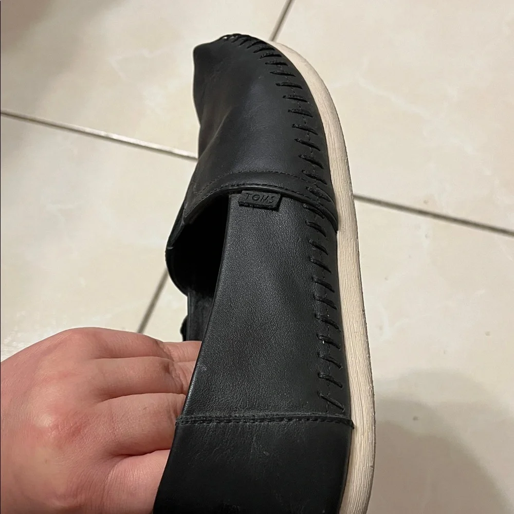 Toms Women's Black Leather Slip-On Loafers - Picture 6 of 8